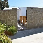 Casa Del Almendro بيت للعطل *