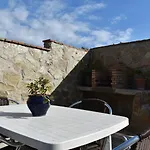 Casa Del Almendro بيت للعطل *