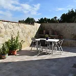 Casa Del Almendro بيت للعطل *